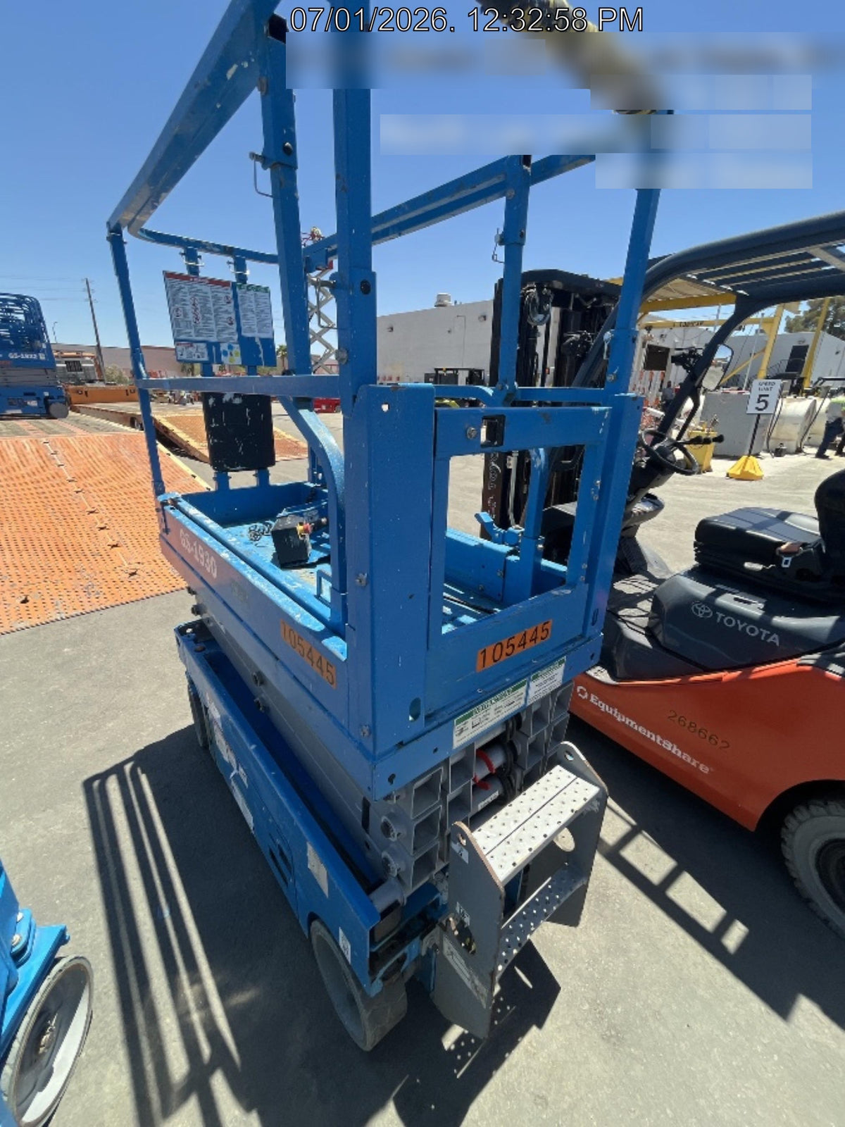 2020 Genie GS-1930 Solid Non Marking Tires, Beacon, Folding rails with half height swing gate, 800W Inverter