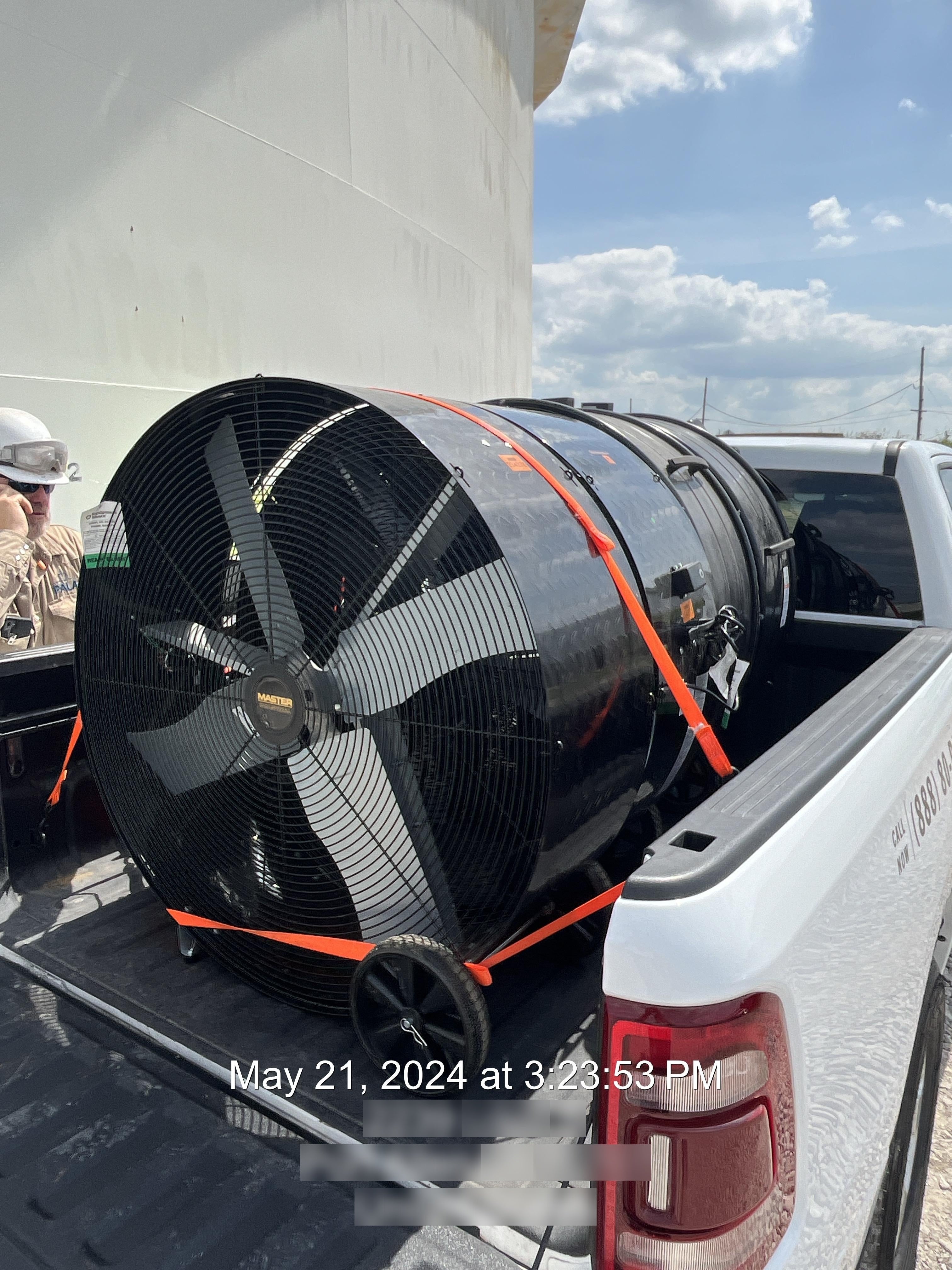 2022 COMMERCIAL ELECTRIC 42" BD Barrel Fan