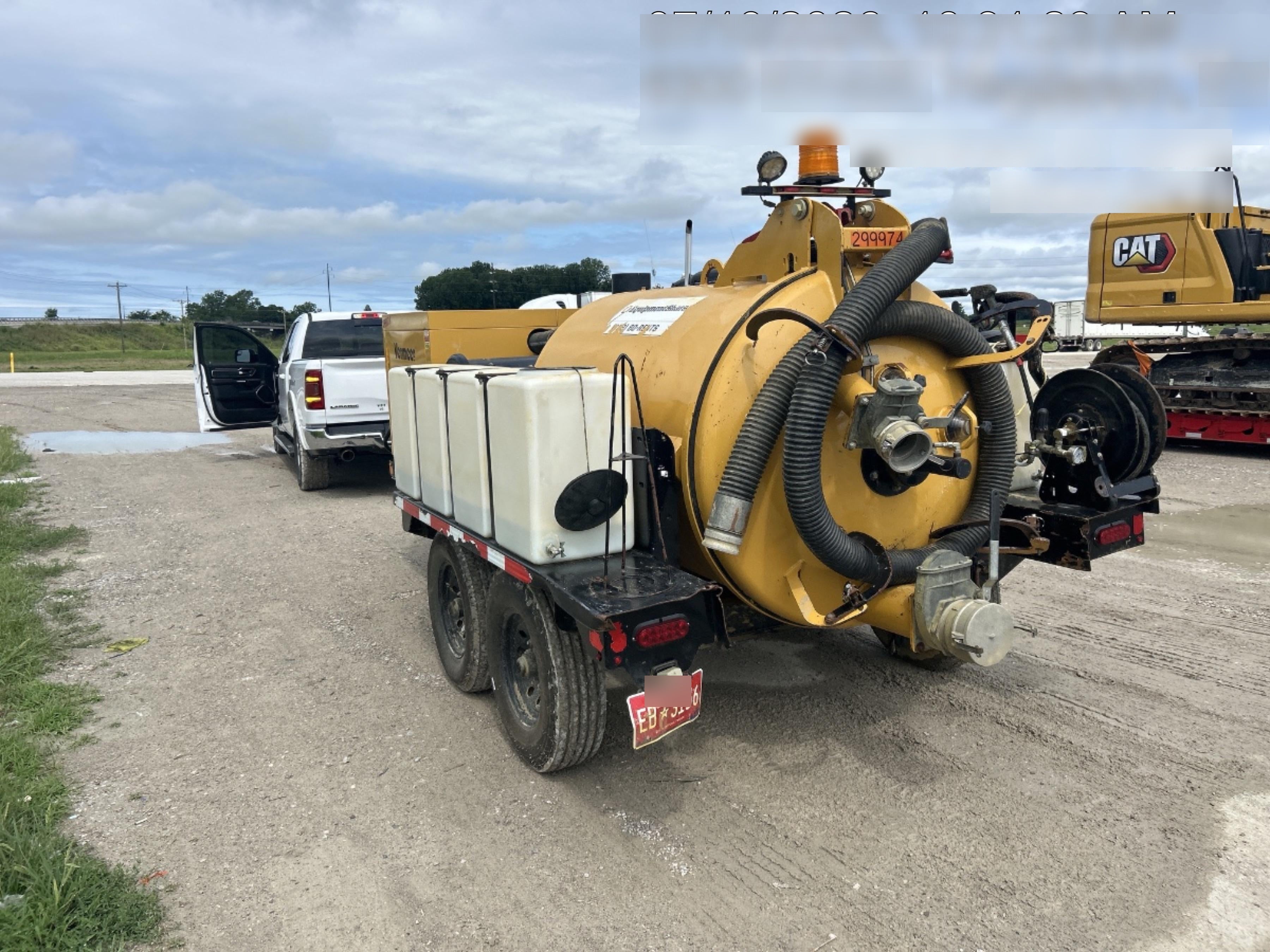 2023 VAC-TRON LP573XDT