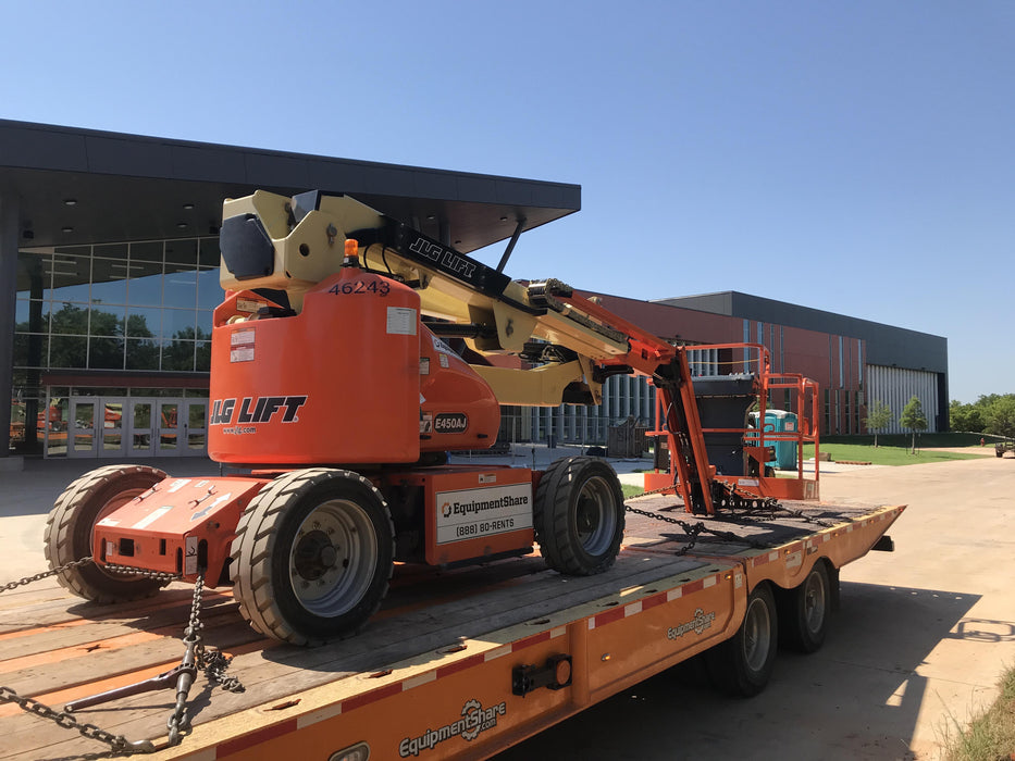2019 JLG E450AJ