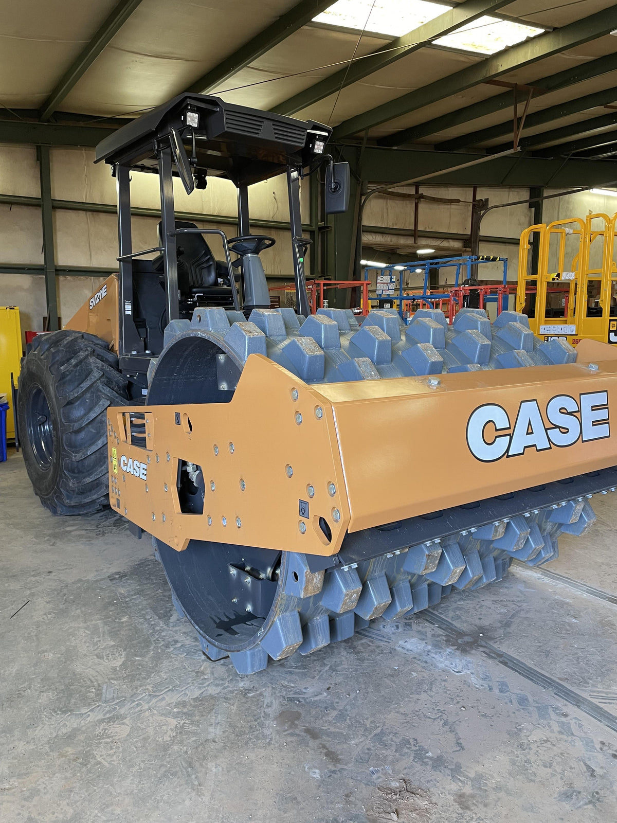 2023 CASE SV211E