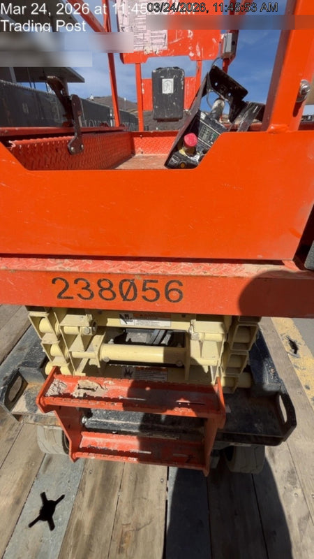 2022 JLG ES1932
