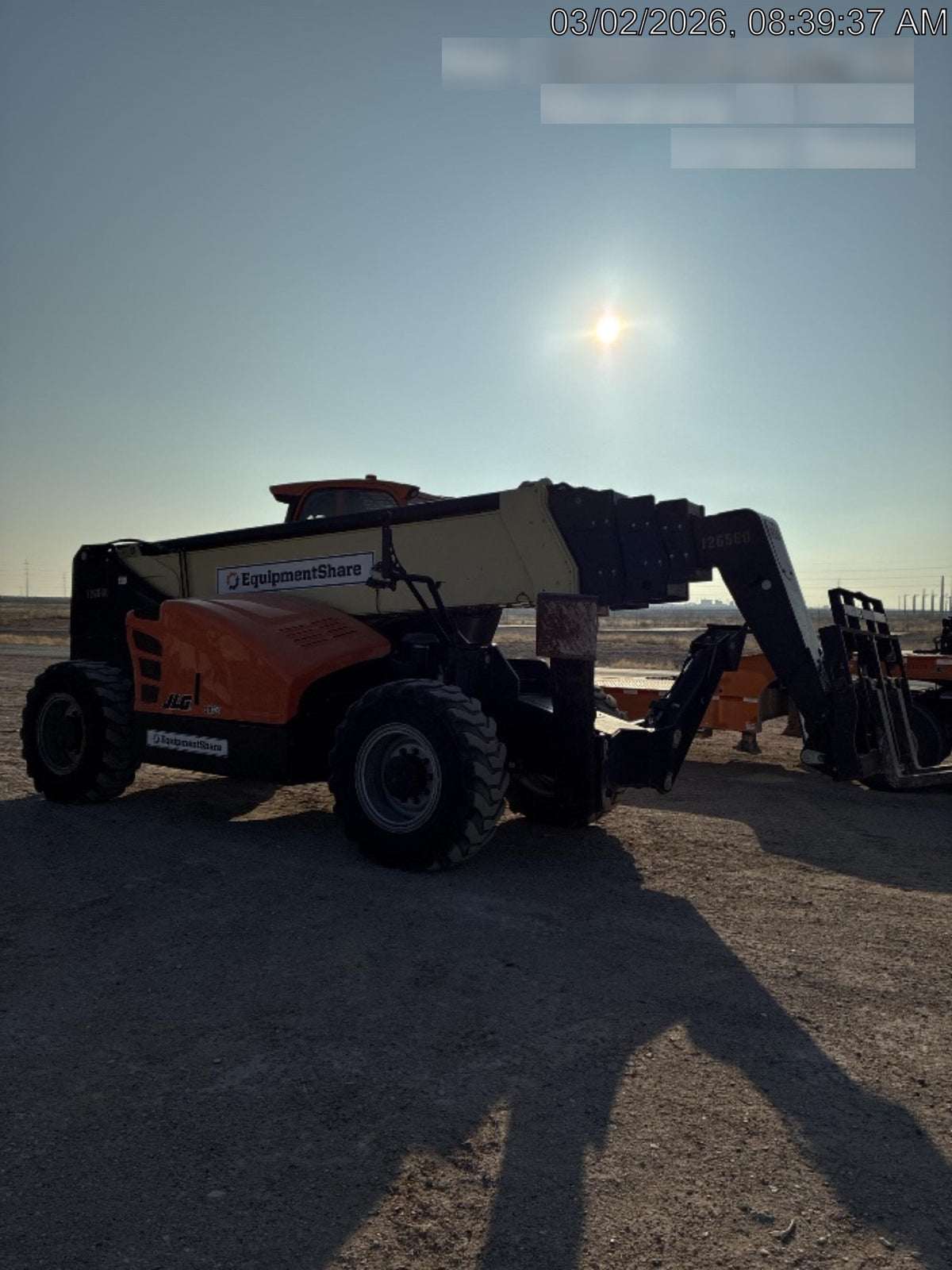 2021 JLG 1075