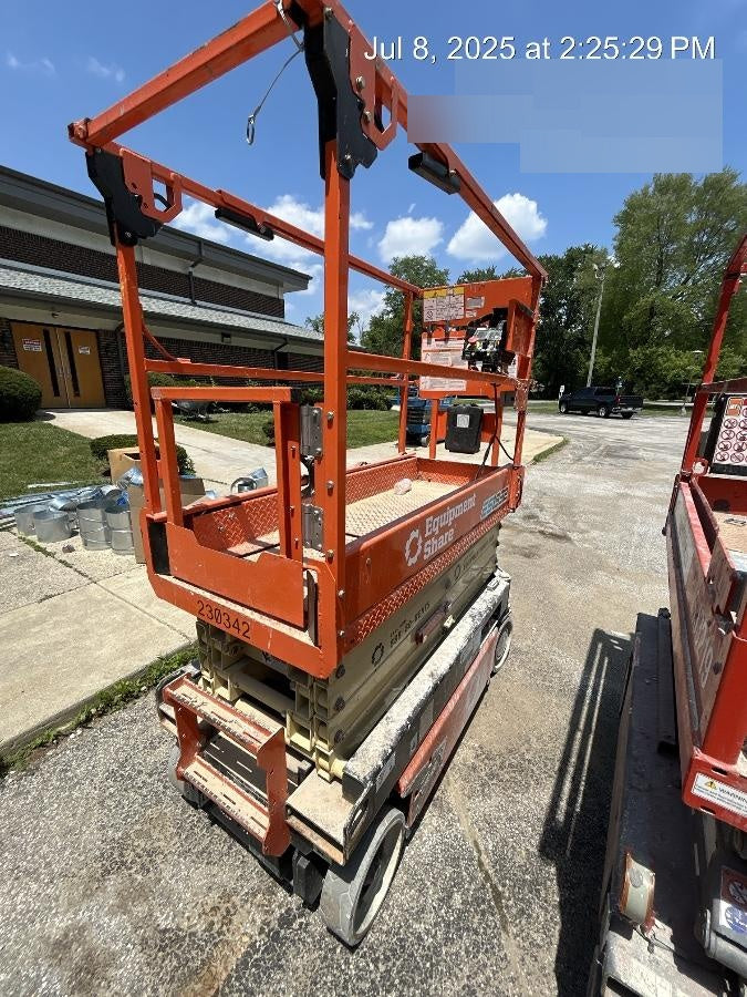 2022 JLG ES1932