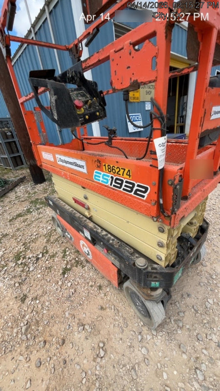 2021 JLG ES1932