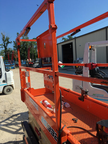 2021 JLG ES1932