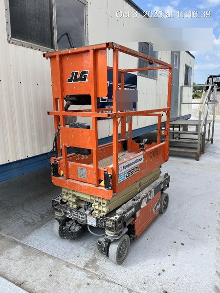 2022 JLG ES1330L