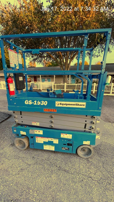 2020 Genie GS-1930 Solid Non Marking Tires, Beacon, Folding rails with half height swing gate