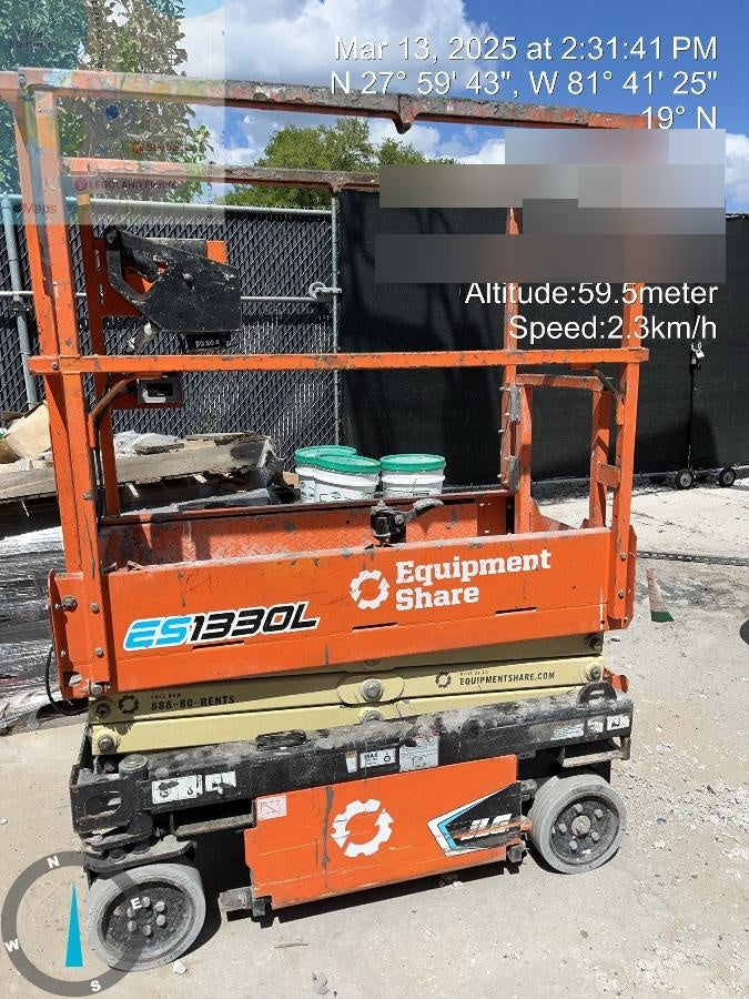 2022 JLG ES1330L
