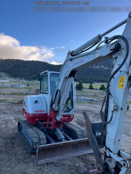 2024 TAKEUCHI TB250-2CR