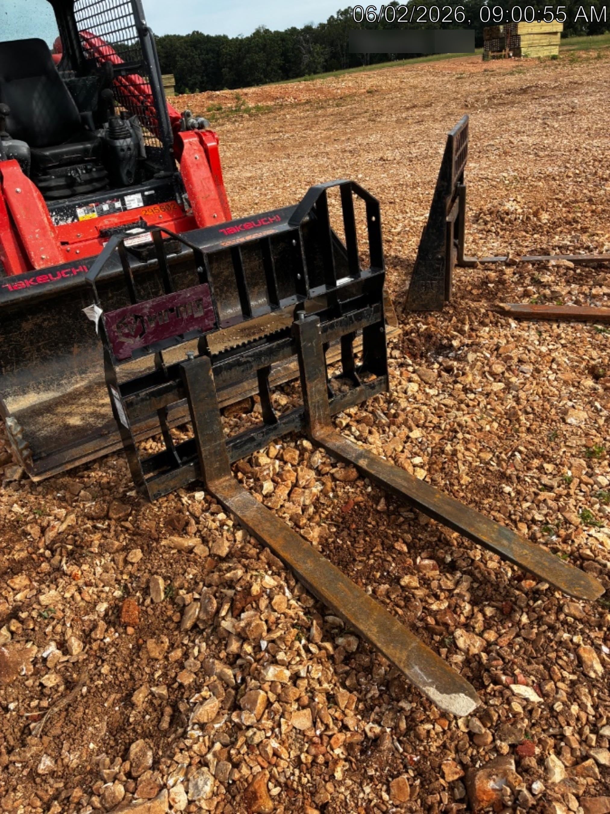 2024 VIRNIG 48" Pallet Forks - Virnig