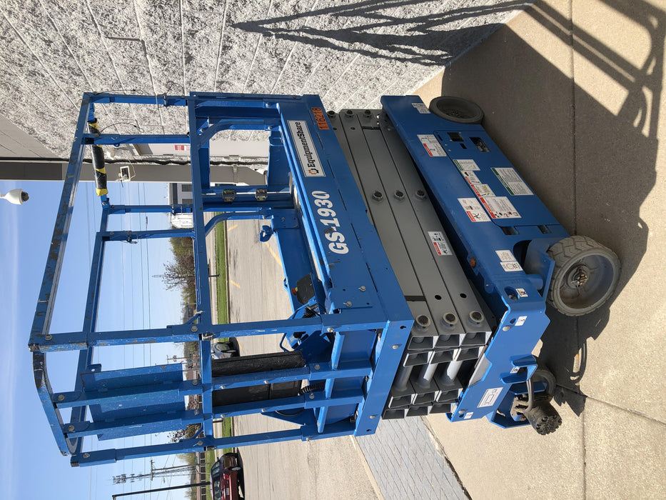 2020 Genie GS-1930 Solid Non Marking Tires, Beacon, Folding rails with half height swing gate