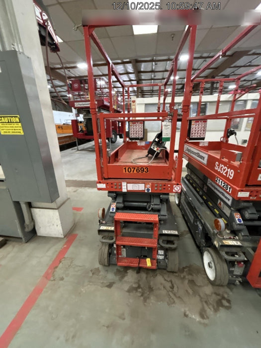 2020 Skyjack SJIII-3219 Solid NM Tires, Half height spring hinged entry gate, Dual Beacons, 800W Inverter