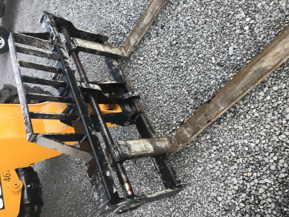 2019 JCB 509-42 Cab/Heat/Air, 74 HP, Solid Tires, STD Worklight, Beacon, Aux Hydraulics, Lifting Eye, Back up Alarm w/66" Carriage/60" Forks