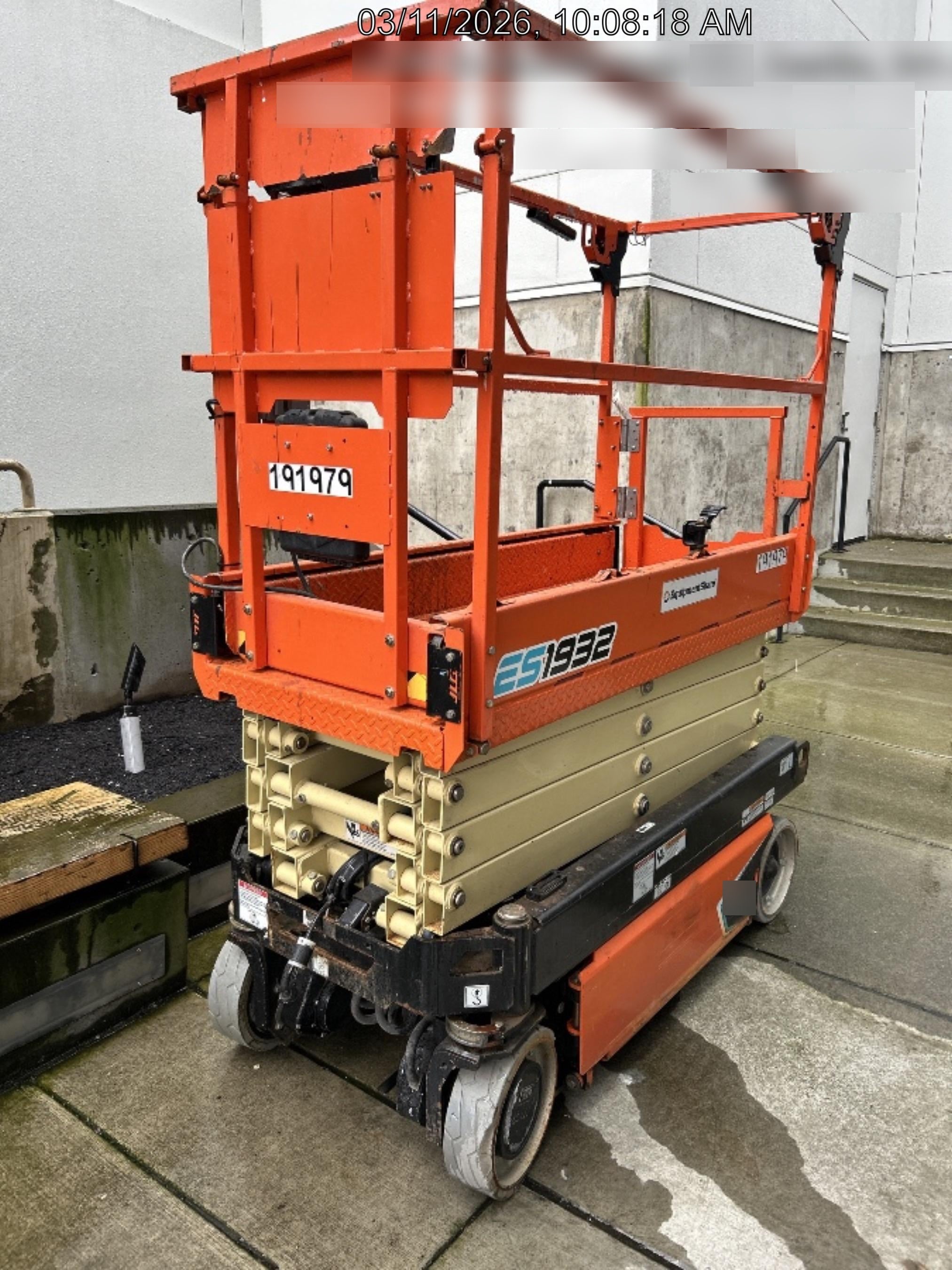 2021 JLG ES1932