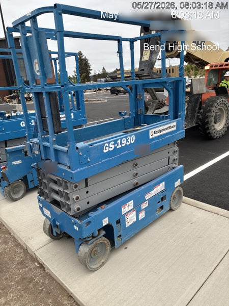 2020 Genie GS-1930 Solid Non Marking Tires, Beacon, Folding rails with half height swing gate, 800W Inverter