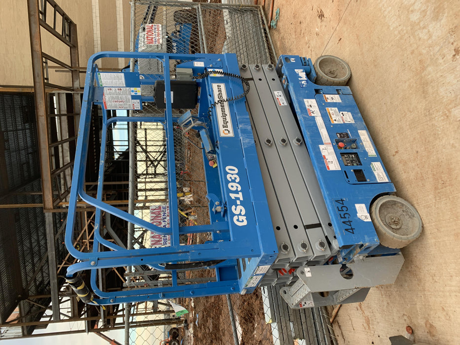 2019 Genie GS-1930 Fixed rails with chain Entry