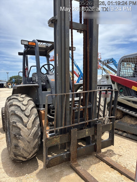 2021 CASE 588H