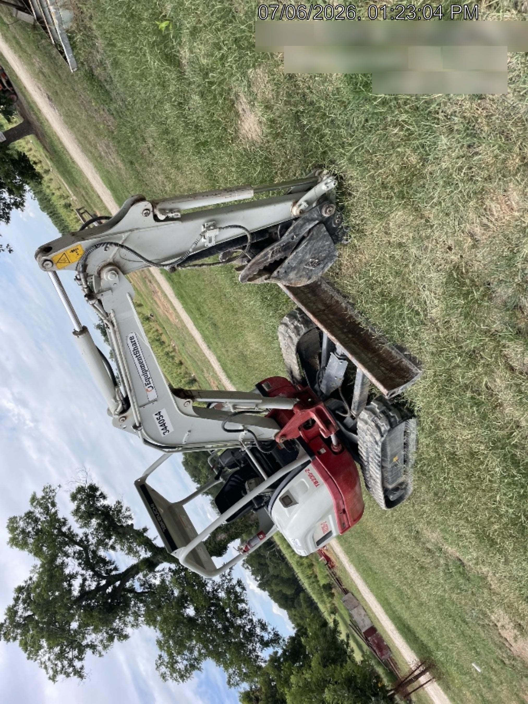 2023 TAKEUCHI TB235-2R