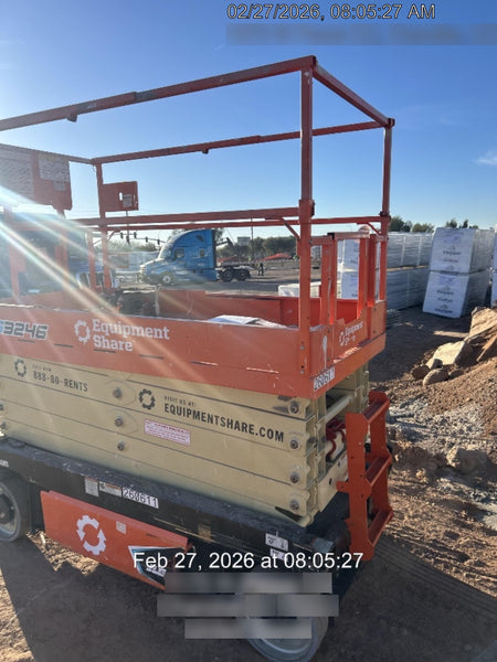 2022 JLG ES3246