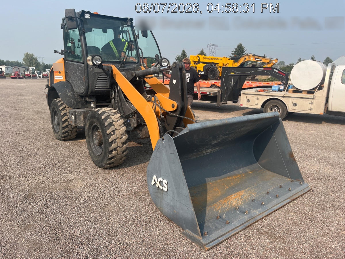 2022 Case 221F Cab/Heat/Air, CWK, Hydraulic Coupler, LED Worklights
