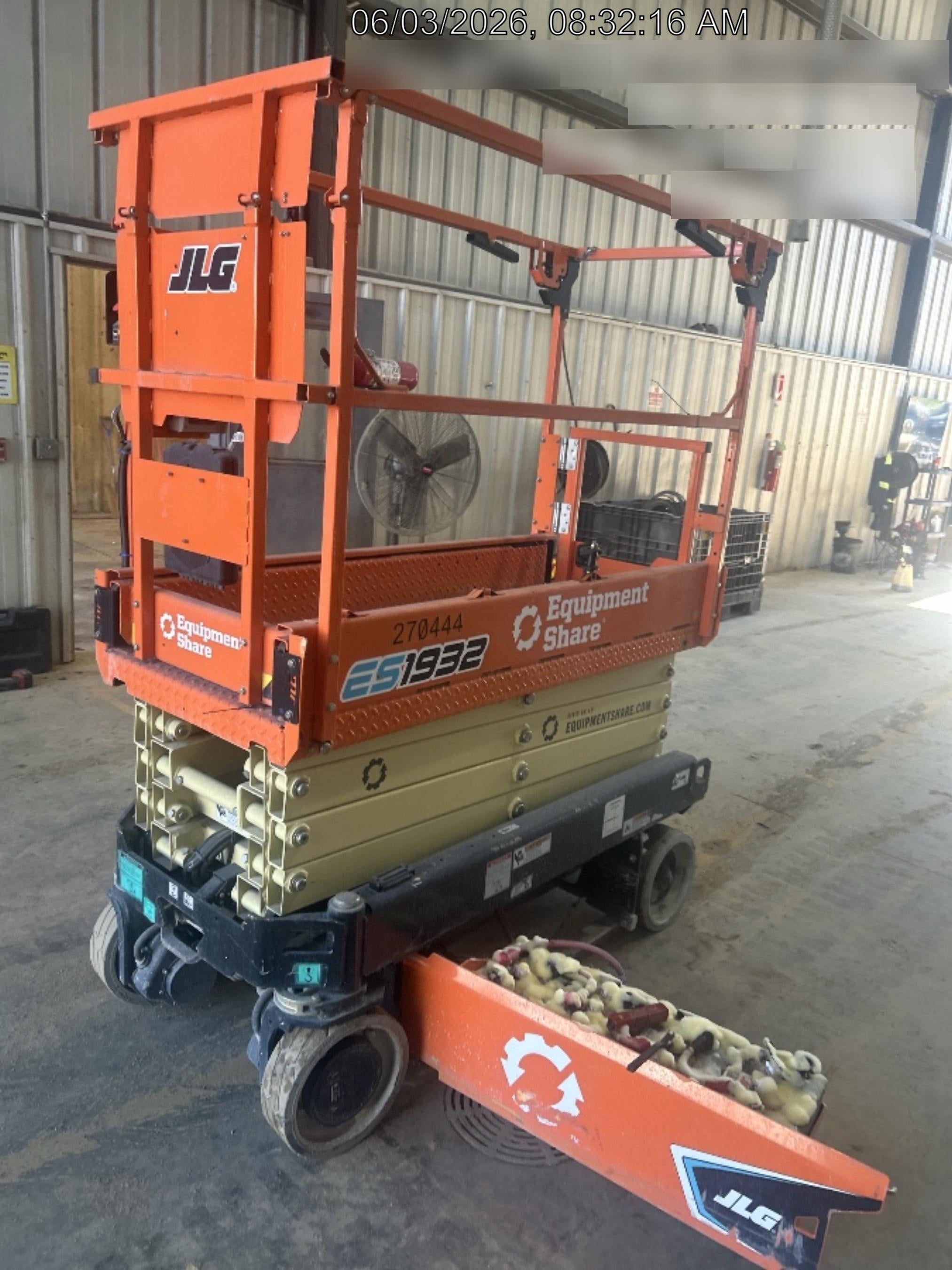 2022 JLG ES1932