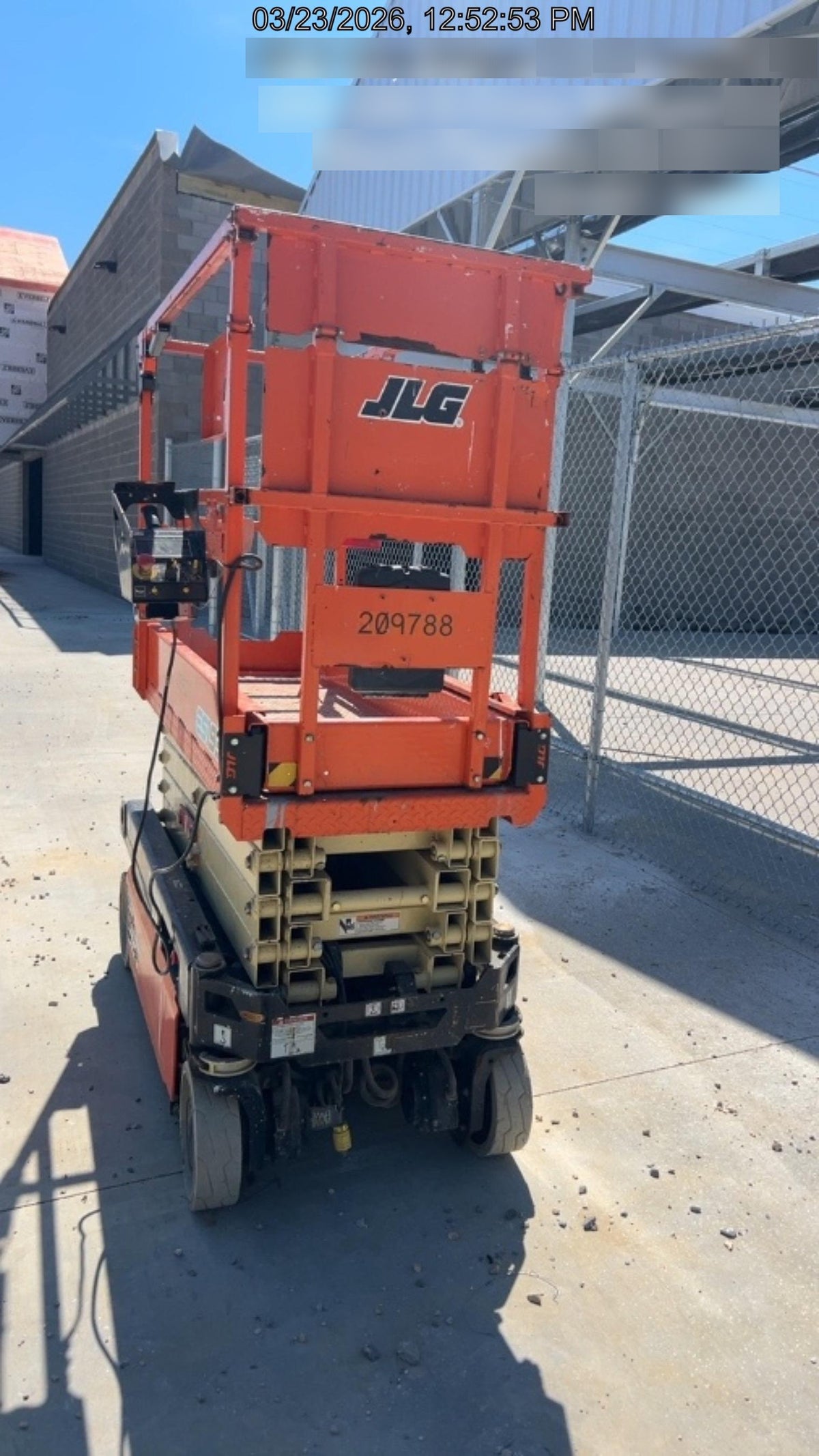 2022 JLG ES1932