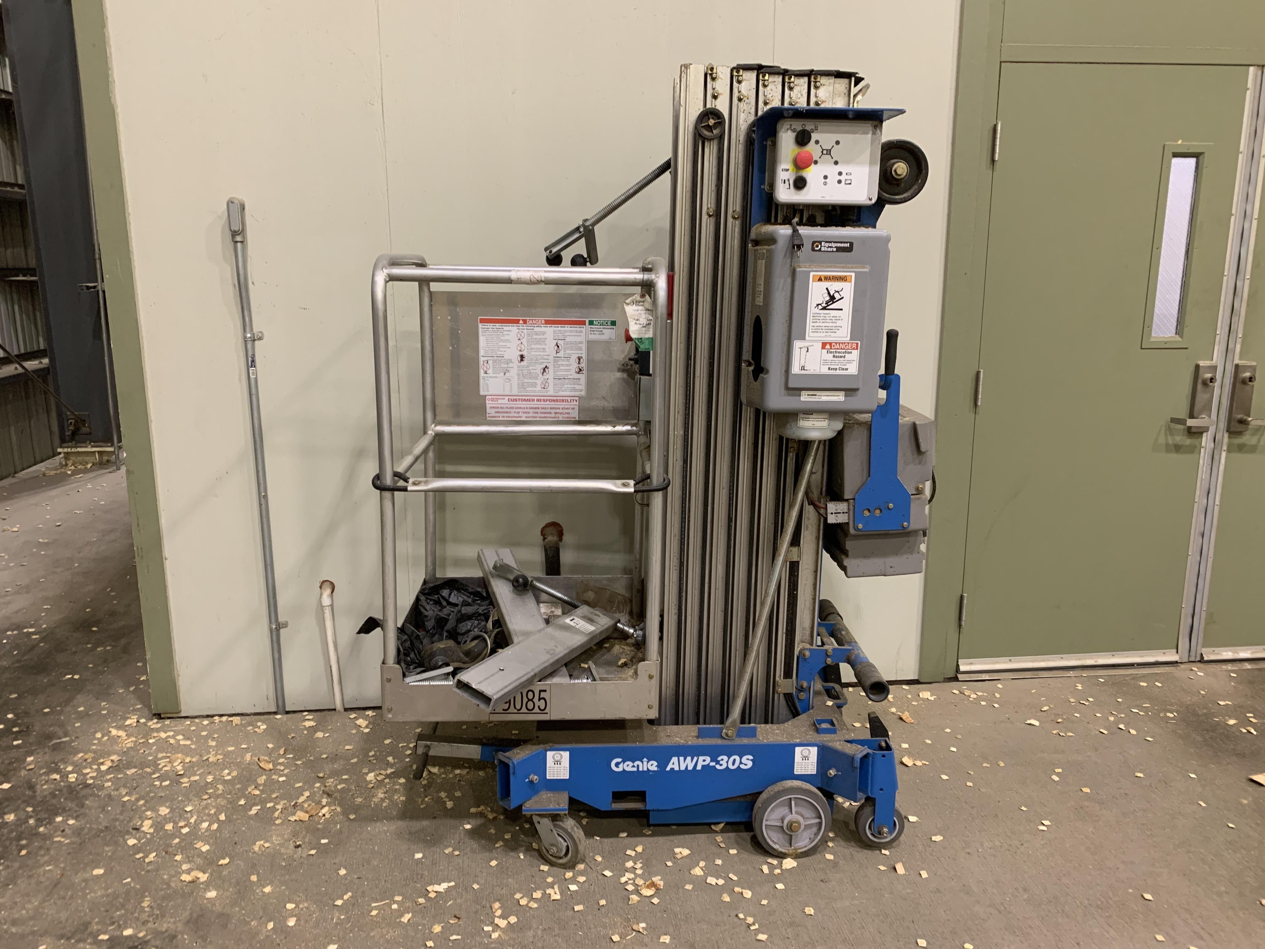 2018 GENIE AWP-30S