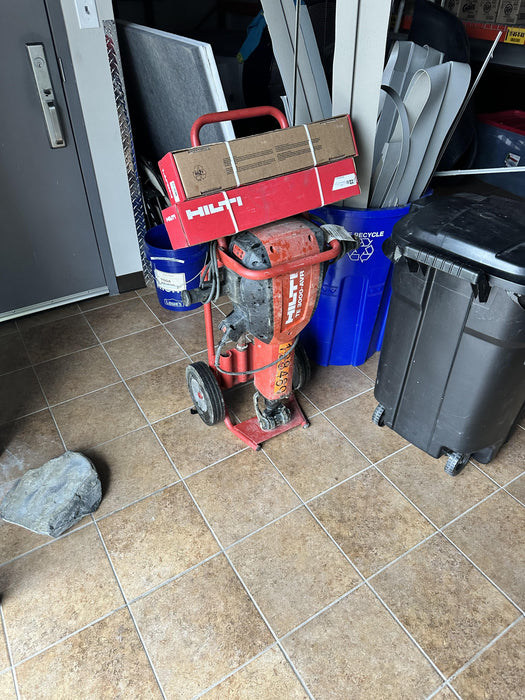 2021 HILTI TE 3000-AVR