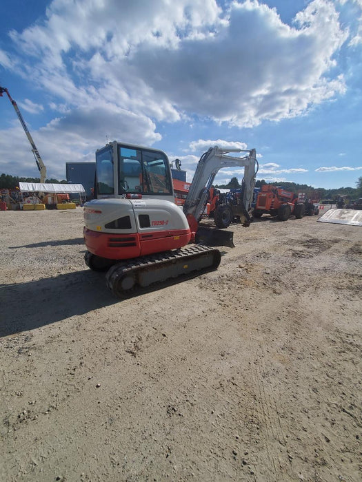 2021 TAKEUCHI TB250-2C