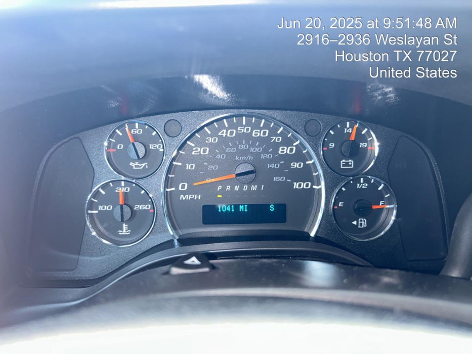 2025 CHEVROLET Express Van - Rental