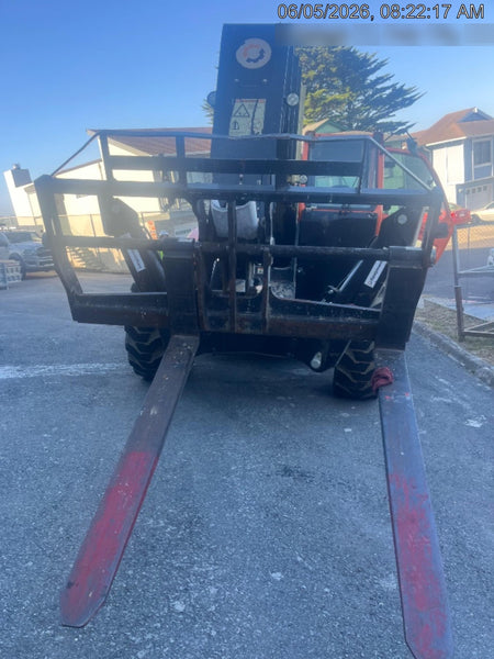 2021 JLG 1075