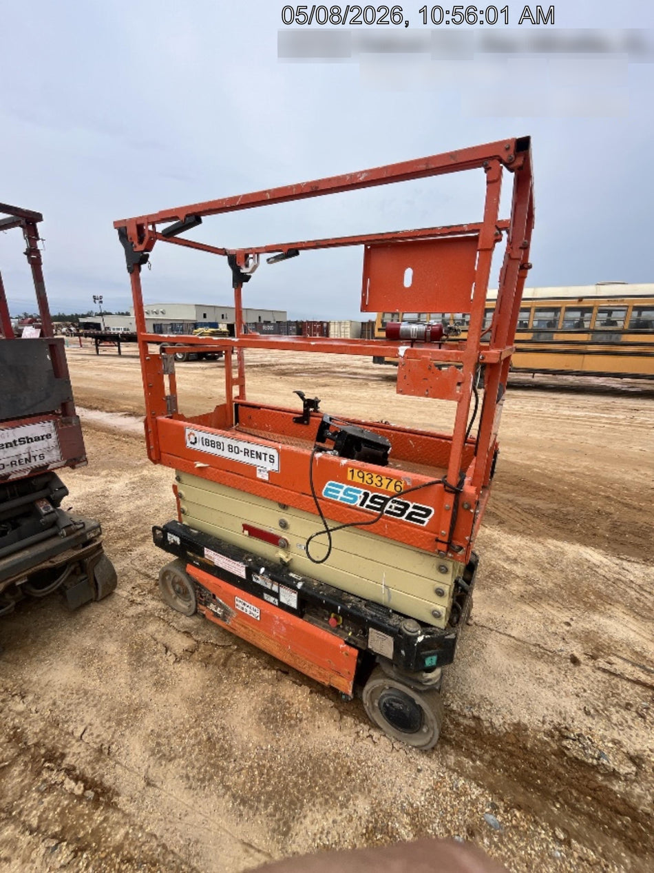 2021 JLG ES1932