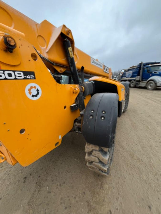 2020 JCB 509-42 Canopy, Solid Tires, Work Lights, Beacon, Aux Hydraulics, Back up Alarm, Lifting Eye, ES Decals