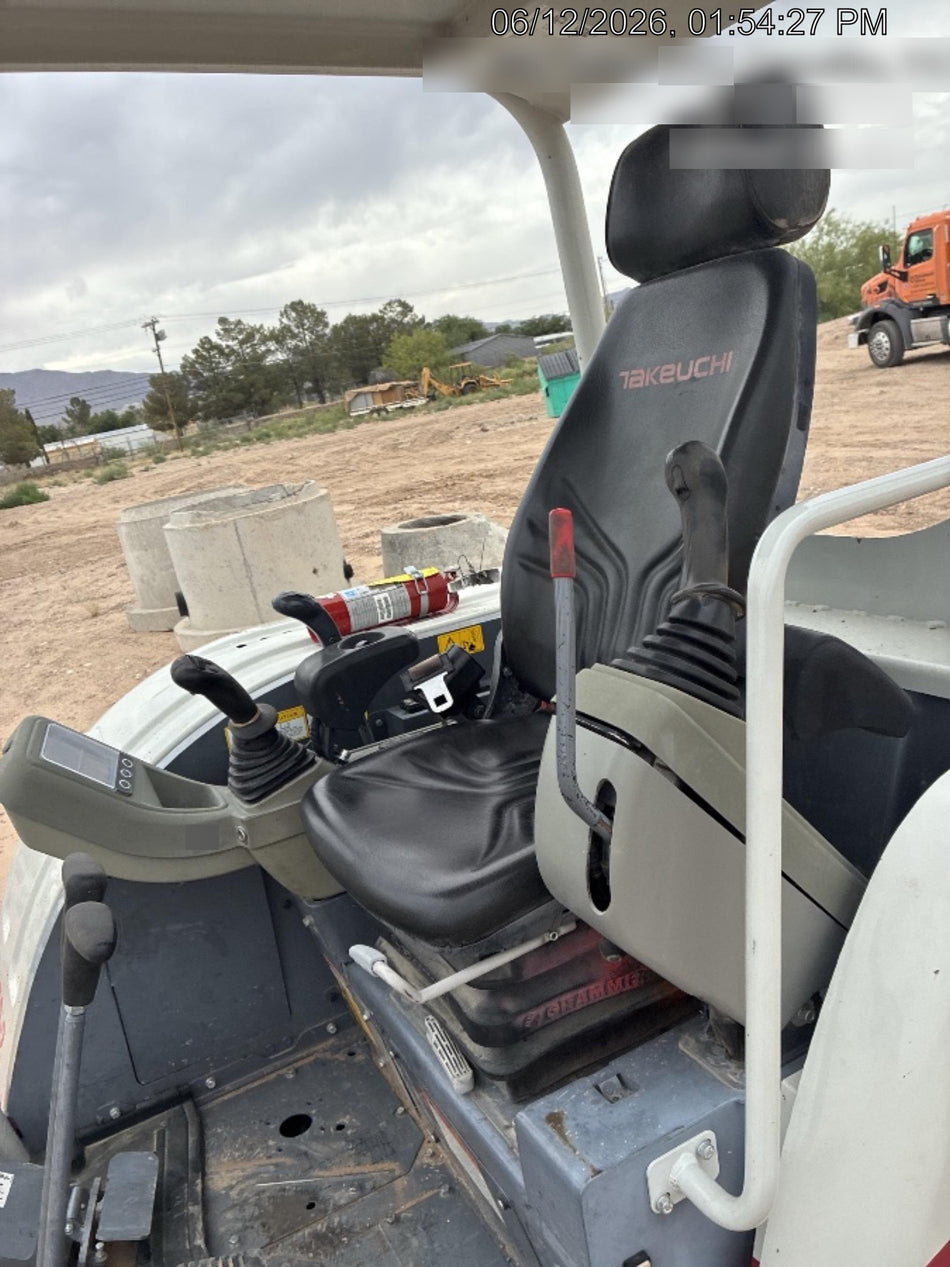 2021 TAKEUCHI TB250-2