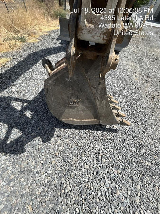 2025 TAKEUCHI 24" Bucket Takeuchi