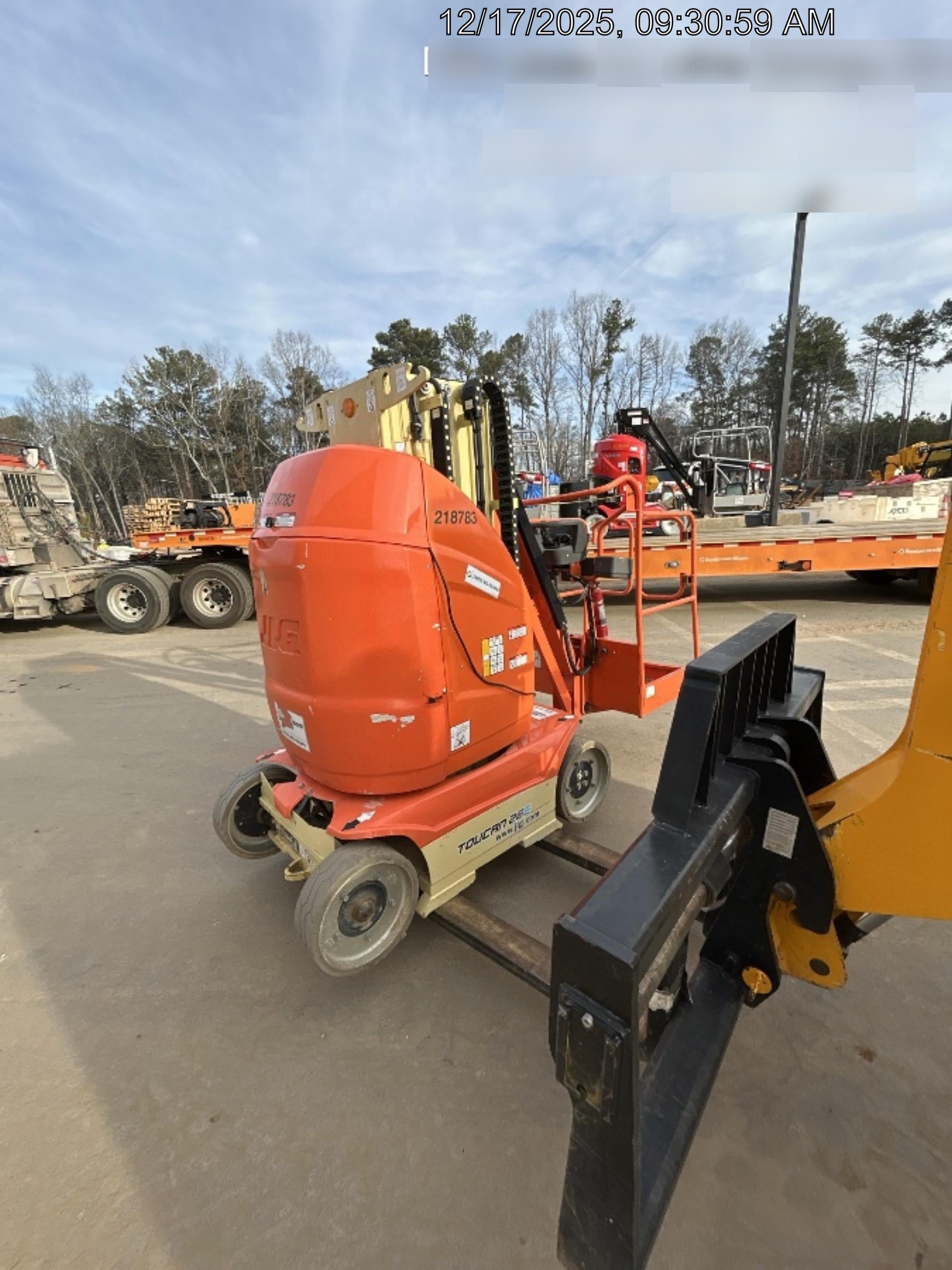 2022 JLG 26E