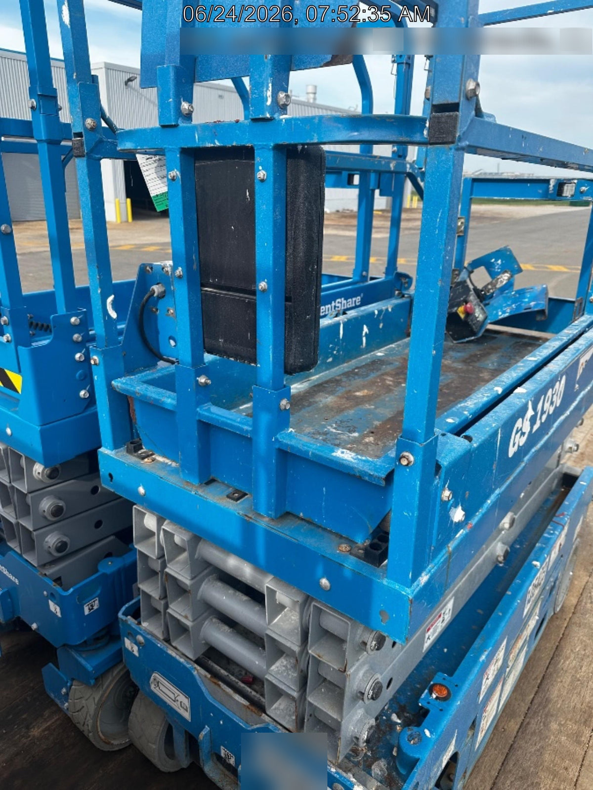 2020 Genie GS-1930 Solid Non Marking Tires, Beacon, Folding rails with half height swing gate