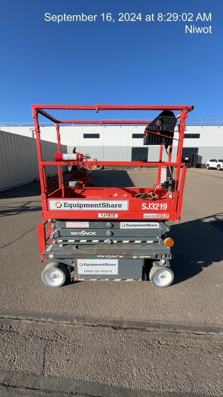 2021 SKYJACK SJ3219
