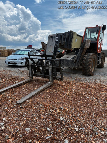 2022 JLG 1075