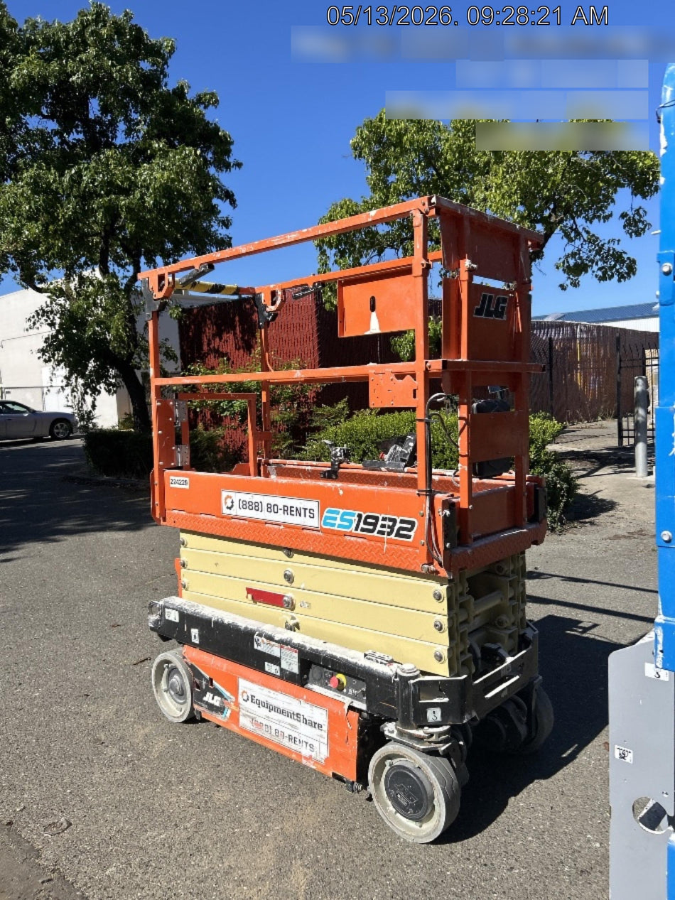 2022 JLG ES1932