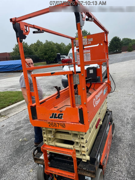 2022 JLG ES1932
