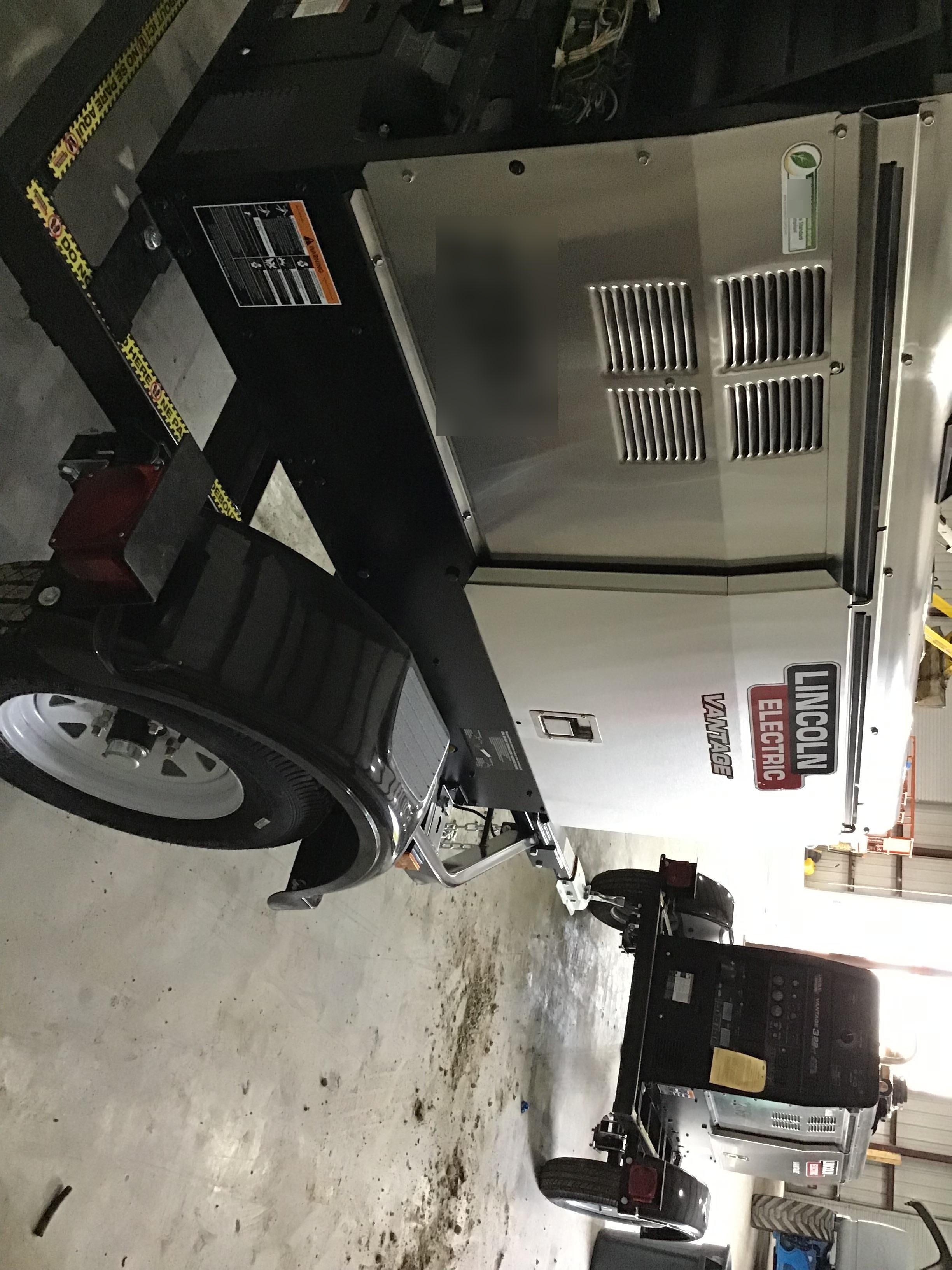 Lincoln Electric Vantage 322 Lincoln Vantage 322 Welder w/Trailer