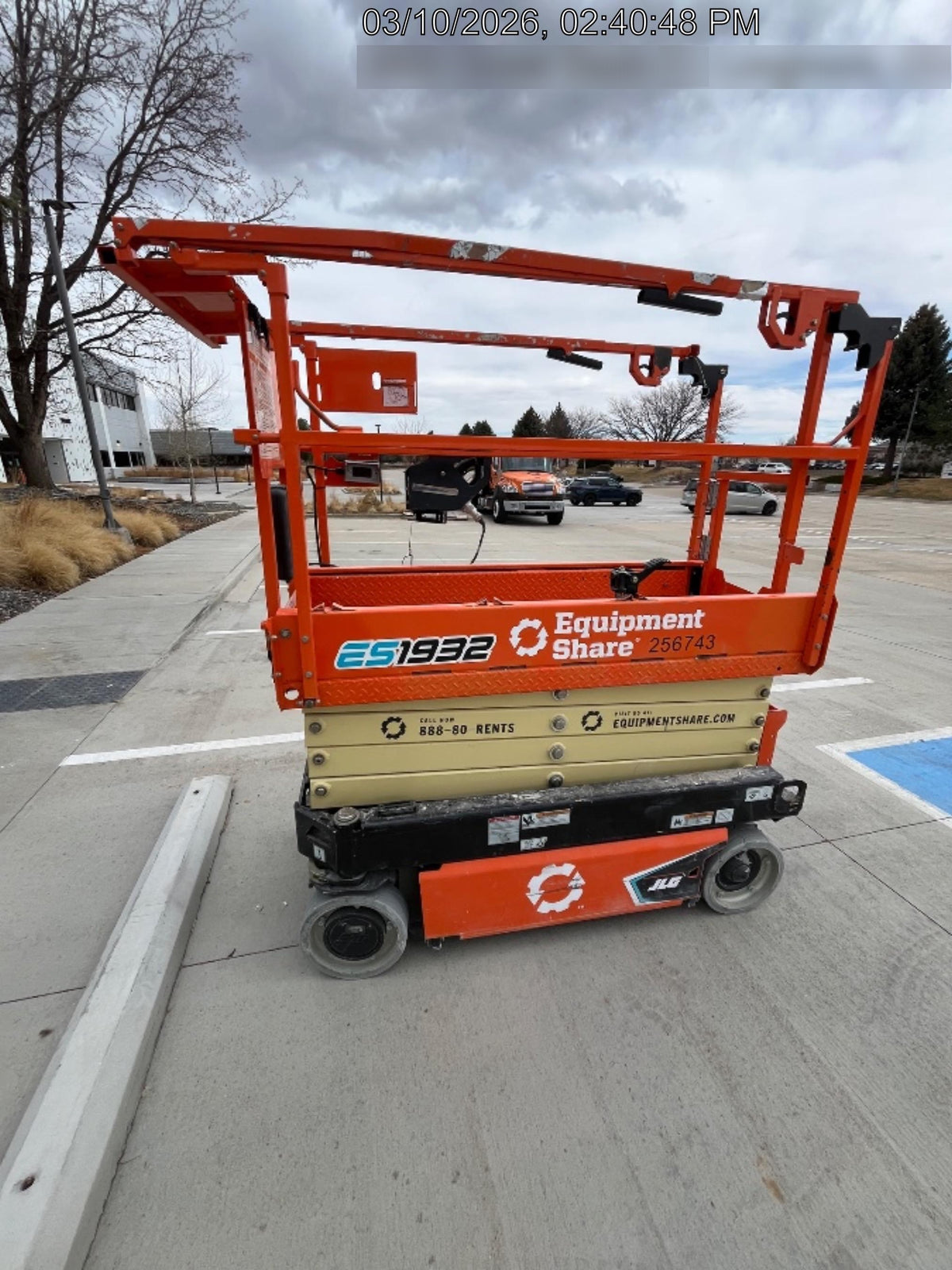 2022 JLG ES1932