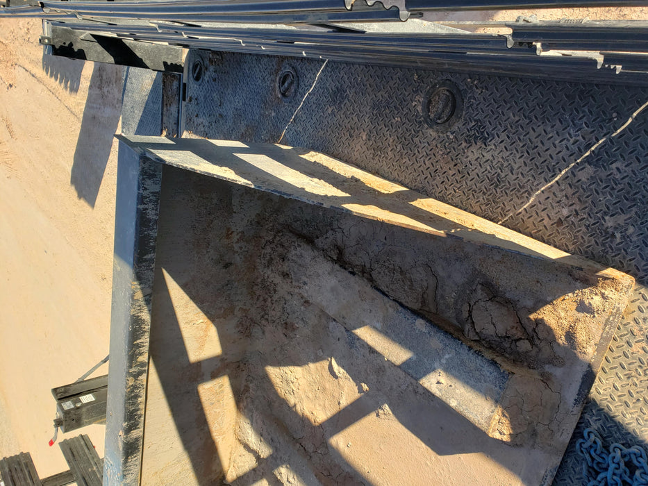 2019 ARROW MATERIAL HANDLING Dump Hopper