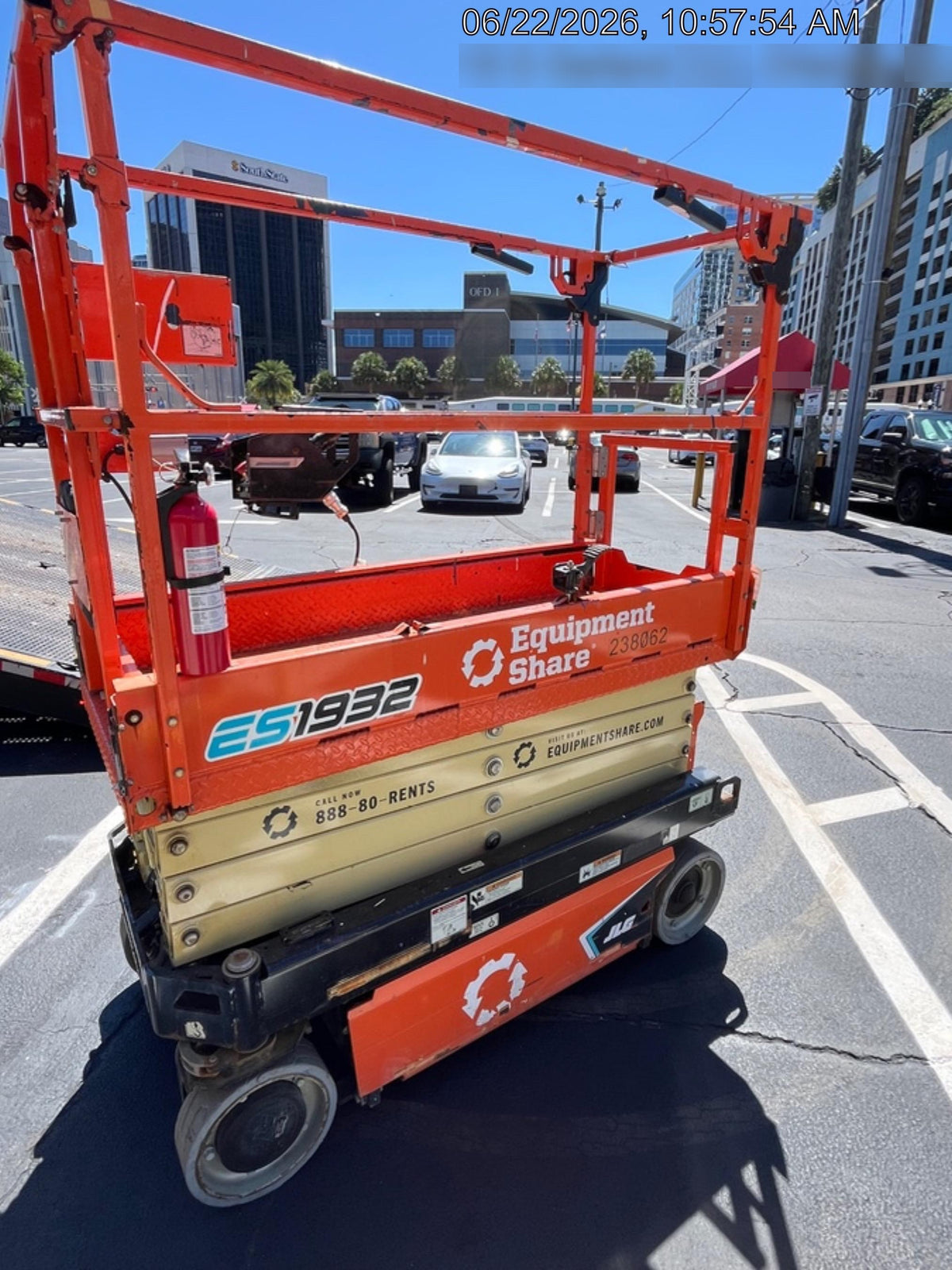 2022 JLG ES1932
