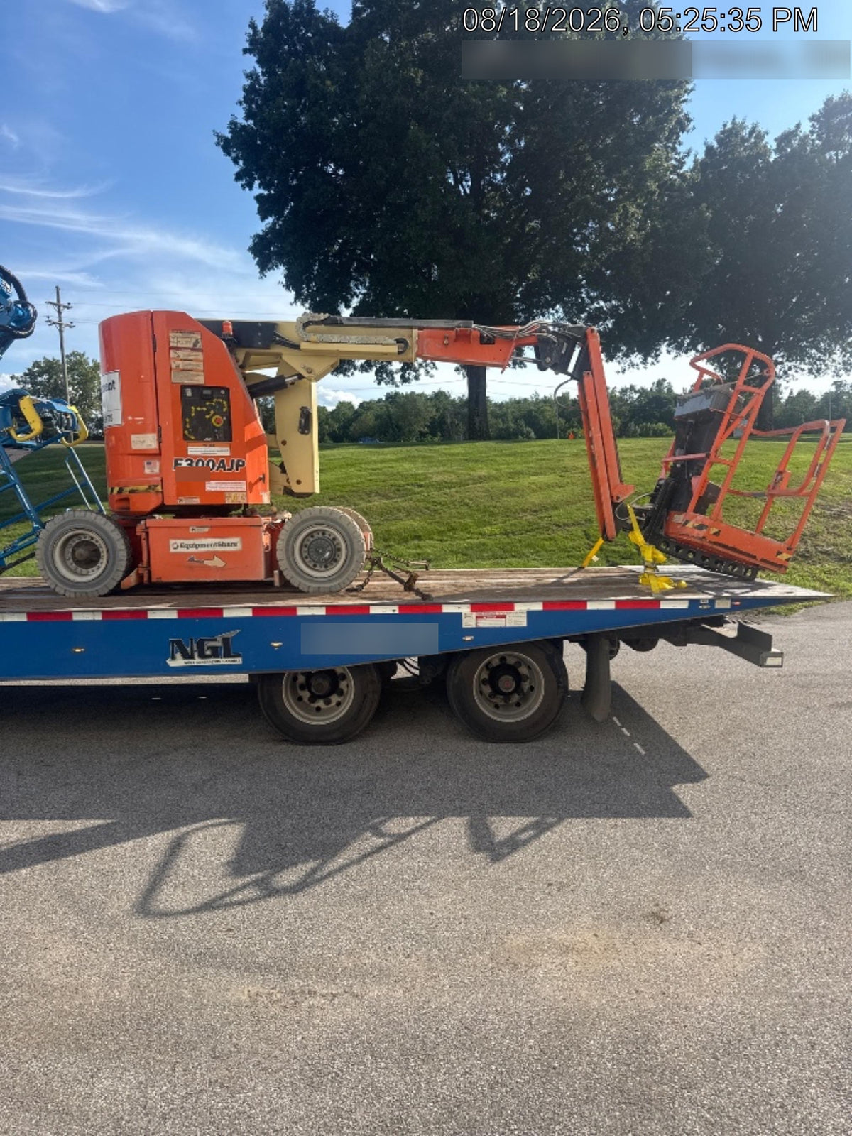 2021 JLG E300AJP