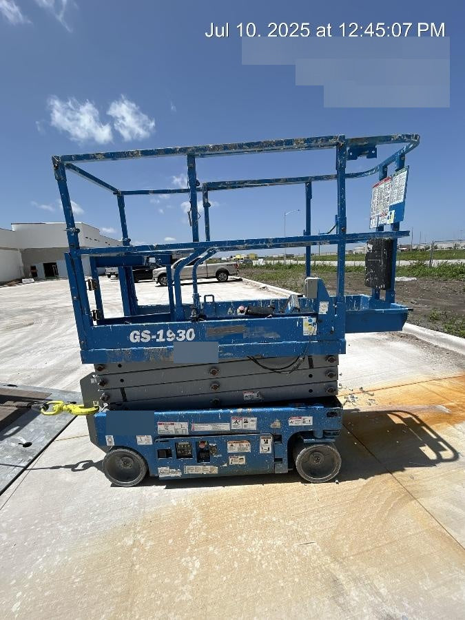 2020 Genie GS-1930 Solid Non Marking Tires, Beacon, Folding rails with half height swing gate
