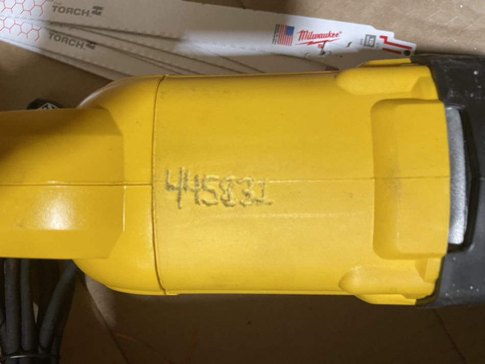 2024 DEWALT DWE304