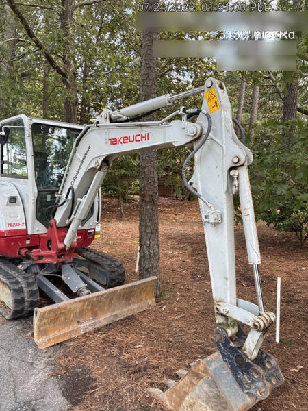 2025 TAKEUCHI TB235-2CR